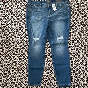 Torrid Mid-Rise Skinny Jeans Size 14R